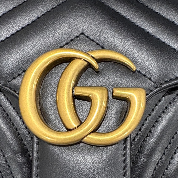 Gucci Quilted Black Shoulder Bag with Gold Chain - Picture 9 of 9